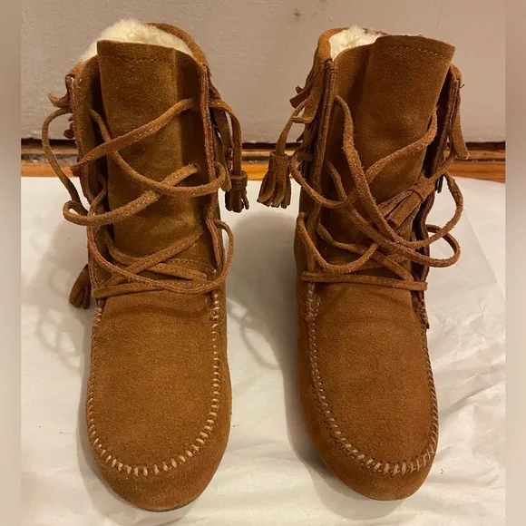 Minnetonka for J. Crew Double Fringe Suede Fur Lined Ankle Boots - Picture 2 of 13